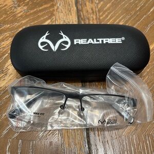 Realtree Black Glasses with Logo Case